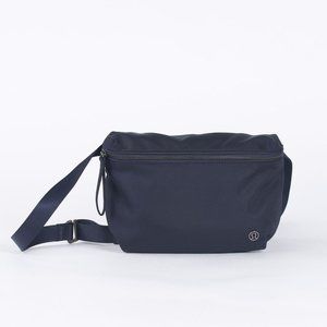 Lululemon Go Lightly Belt Bag - Midnight Navy
